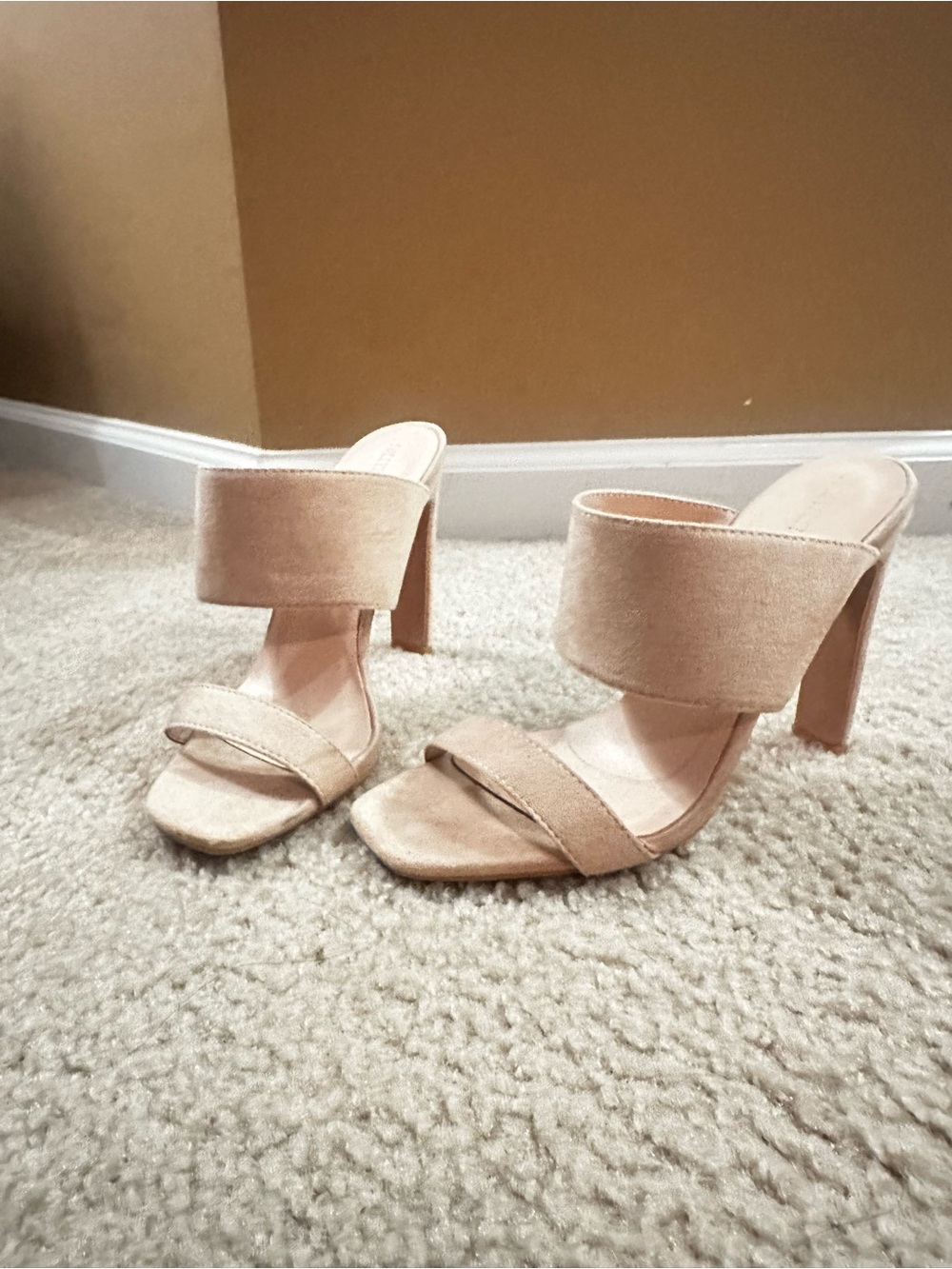 Women's Two-Band Block Heel Sandals in Nude